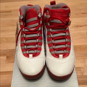 Used Mens Size 10.5 Air Jordan 10 Retro Sneakers 2005 Version. Last worn in 2005